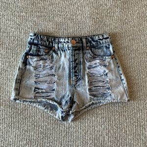 Light wash ripped denim shorts